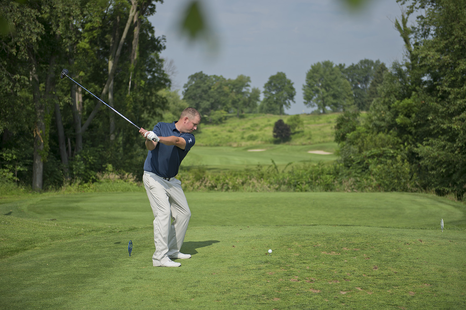 Man golfing